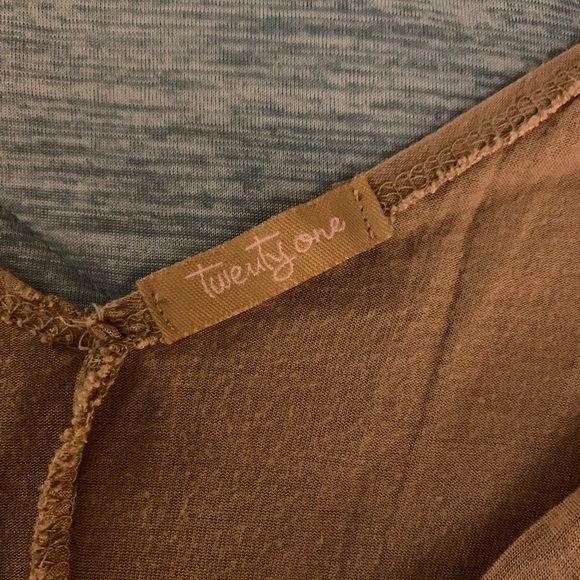 Nude/tan wrap front sleeveless vneck peplum top - Picture 3 of 7